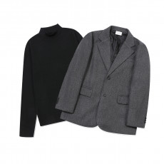 말끔하게 정리된 어른 코디